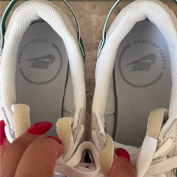 Nike Waffle Debut Sneakers – Summit White / Malachite Green (Women’s Size 8) - Picture 10 of 13